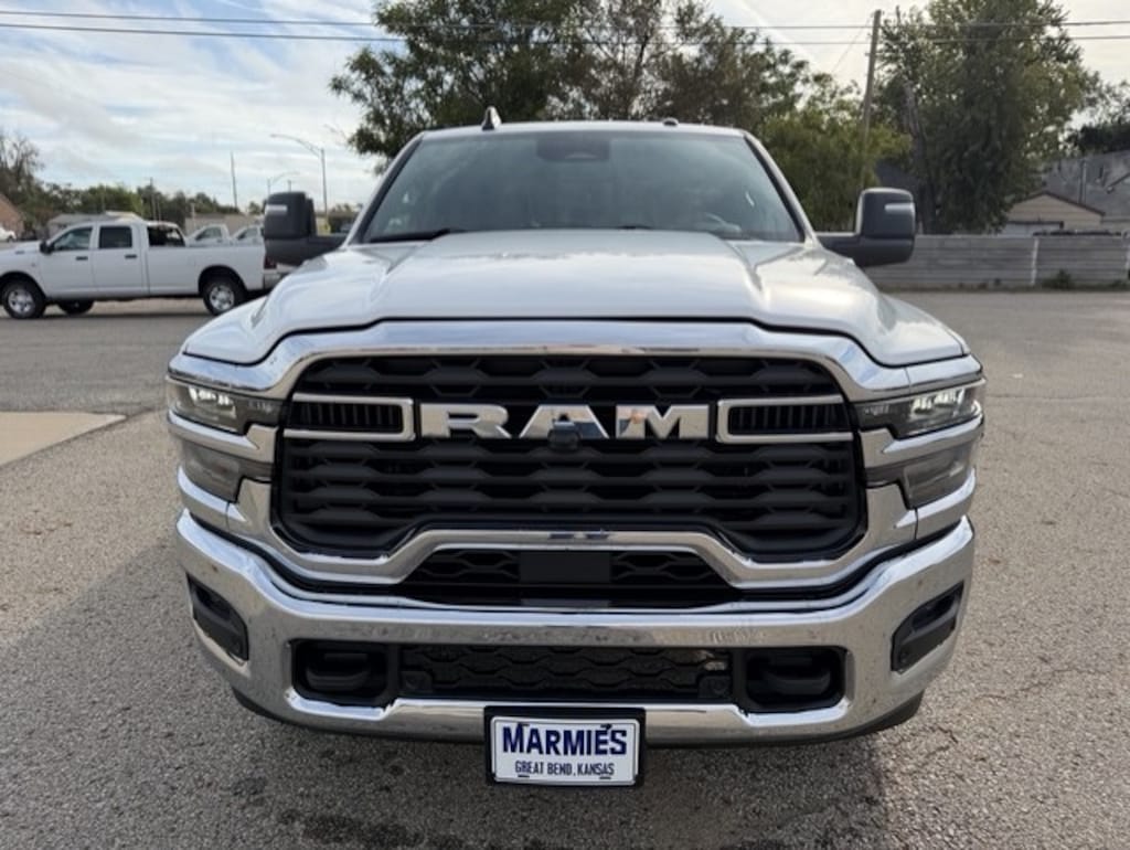 New 2027 Ram 2500 TRADESMAN CREW CAB 4X4 6'4 BOX Pickup