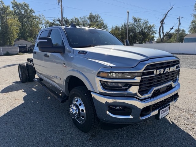 New 2027 Ram 3500 Chassis Cab BIG HORN CREW 4X4 60' CA Pickup