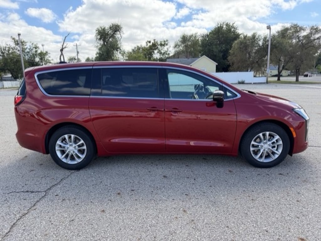 New 2027 Chrysler Pacifica SELECT Passenger Van