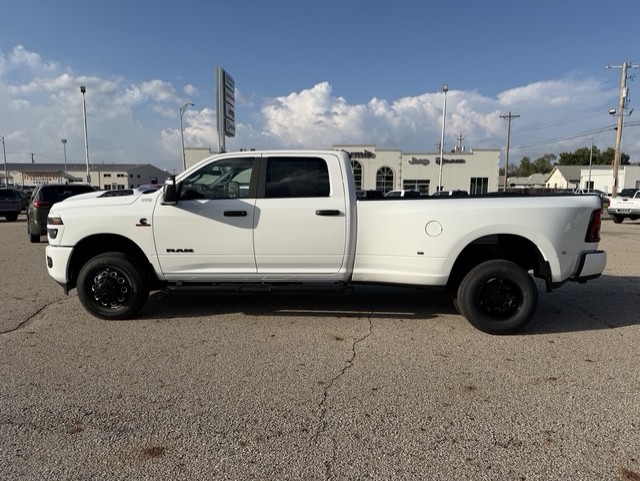 New 2027 Ram 3500 BIG HORN CREW CAB 4X4 8' BOX Pickup