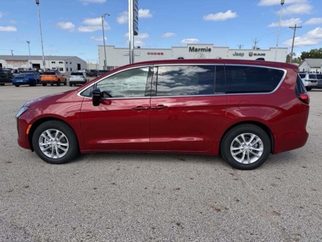 New 2027 Chrysler Pacifica SELECT Passenger Van