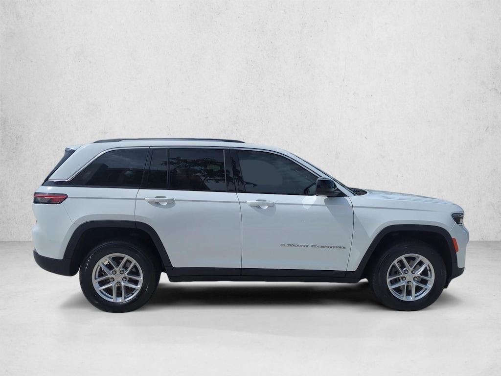 Used 2023 Jeep Grand Cherokee Laredo Sport Utility