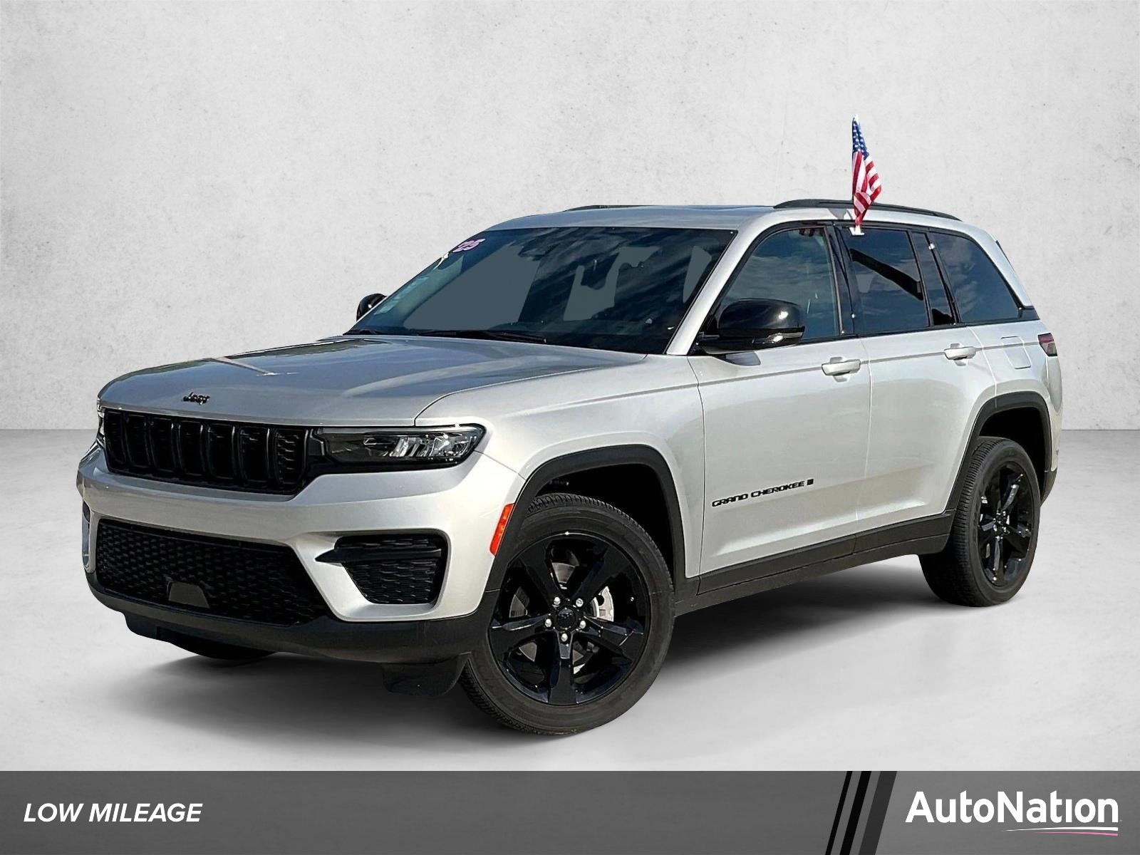 Used 2025 Jeep Grand Cherokee Altitude X Sport Utility