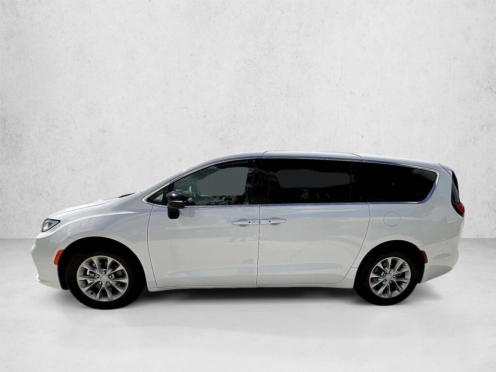 New 2026 Chrysler Pacifica Limited Van Passenger Van