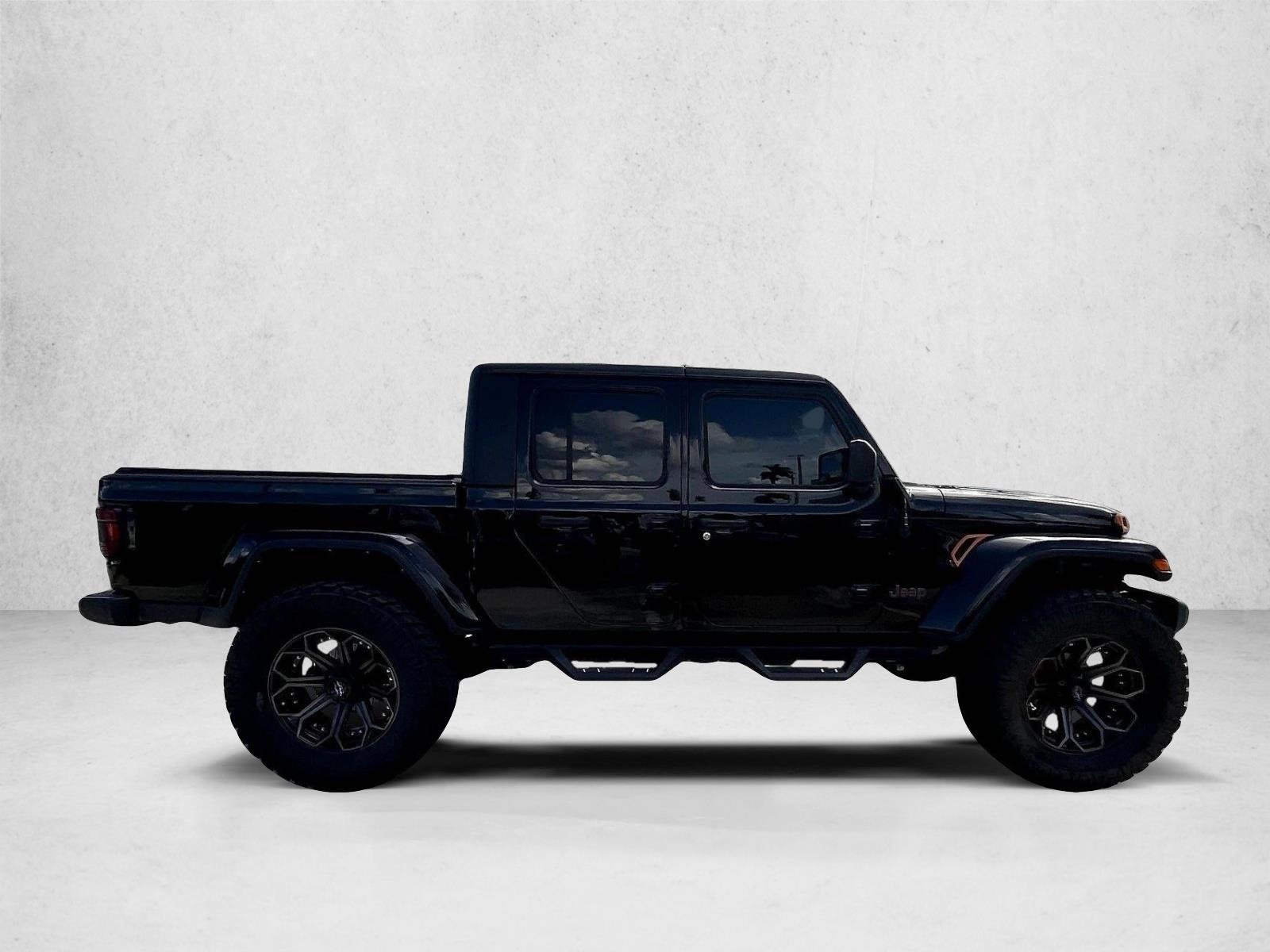 Used 2022 Jeep Gladiator Sport S Crew Cab Pickup