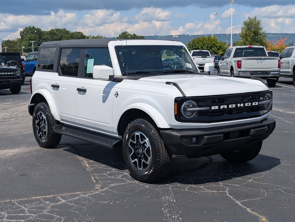 New 2026 Ford Bronco Outer Banks SUV