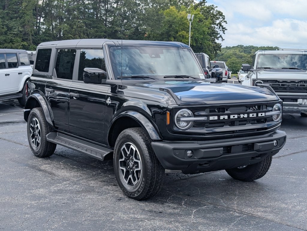 New 2026 Ford Bronco Outer Banks SUV