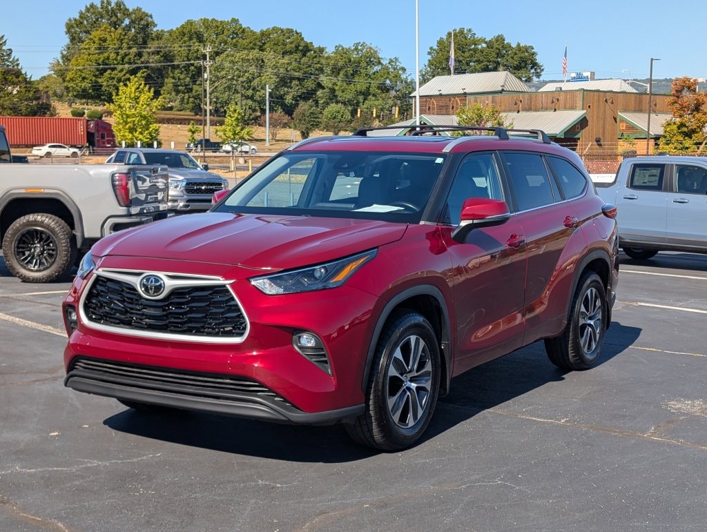 Used 2023 Toyota Highlander XLE SUV