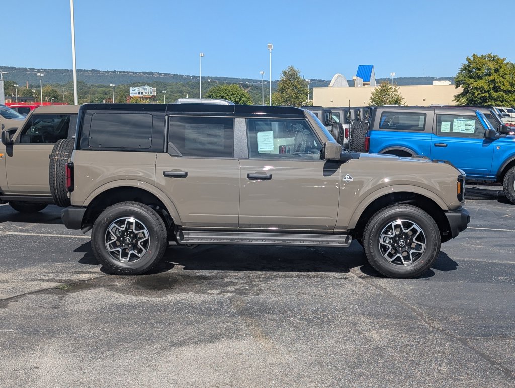 New 2026 Ford Bronco Outer Banks SUV