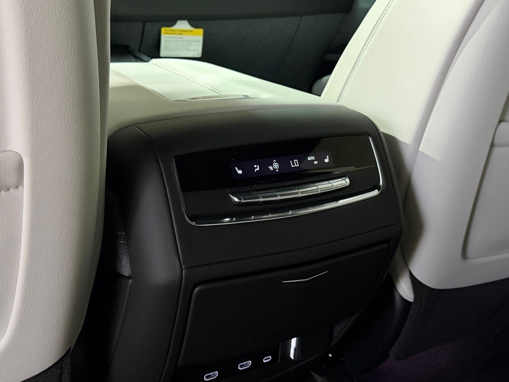 2026 Cadillac Escalade Platinum Sport - Photo 58