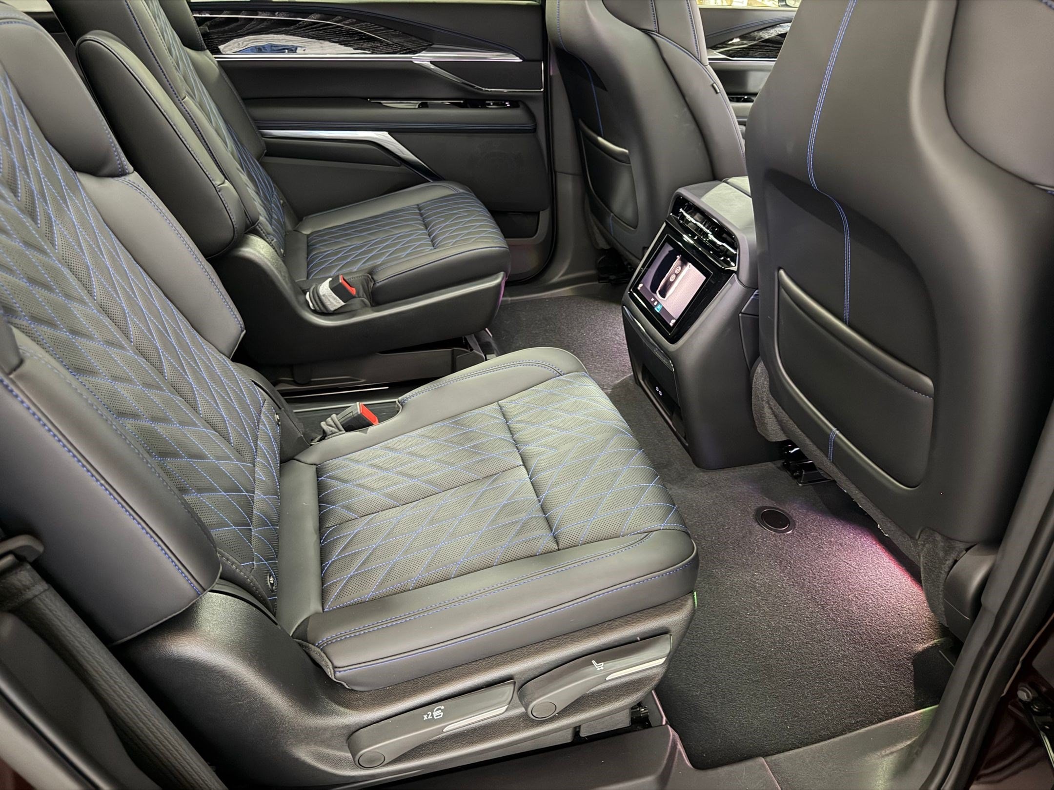 2026 Cadillac Escalade IQ Sport - Photo 80