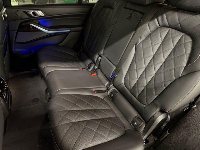 2025 BMW X7 40i - Photo 37