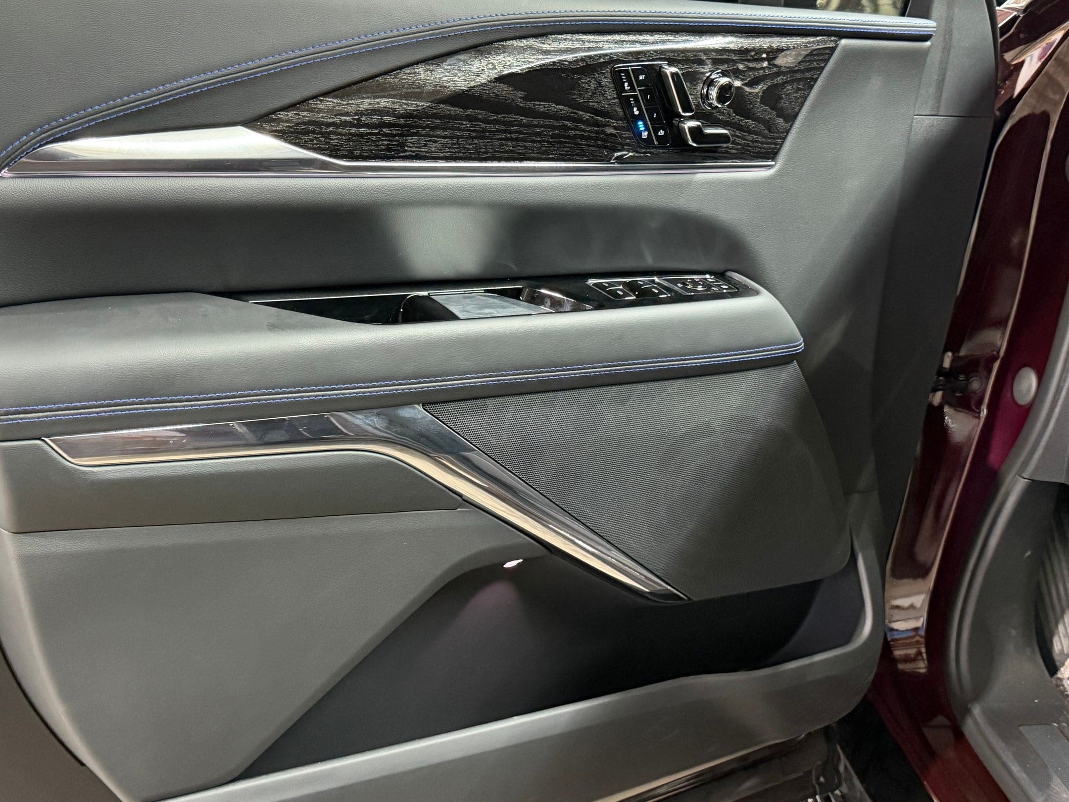 2026 Cadillac Escalade IQ Sport - Photo 13