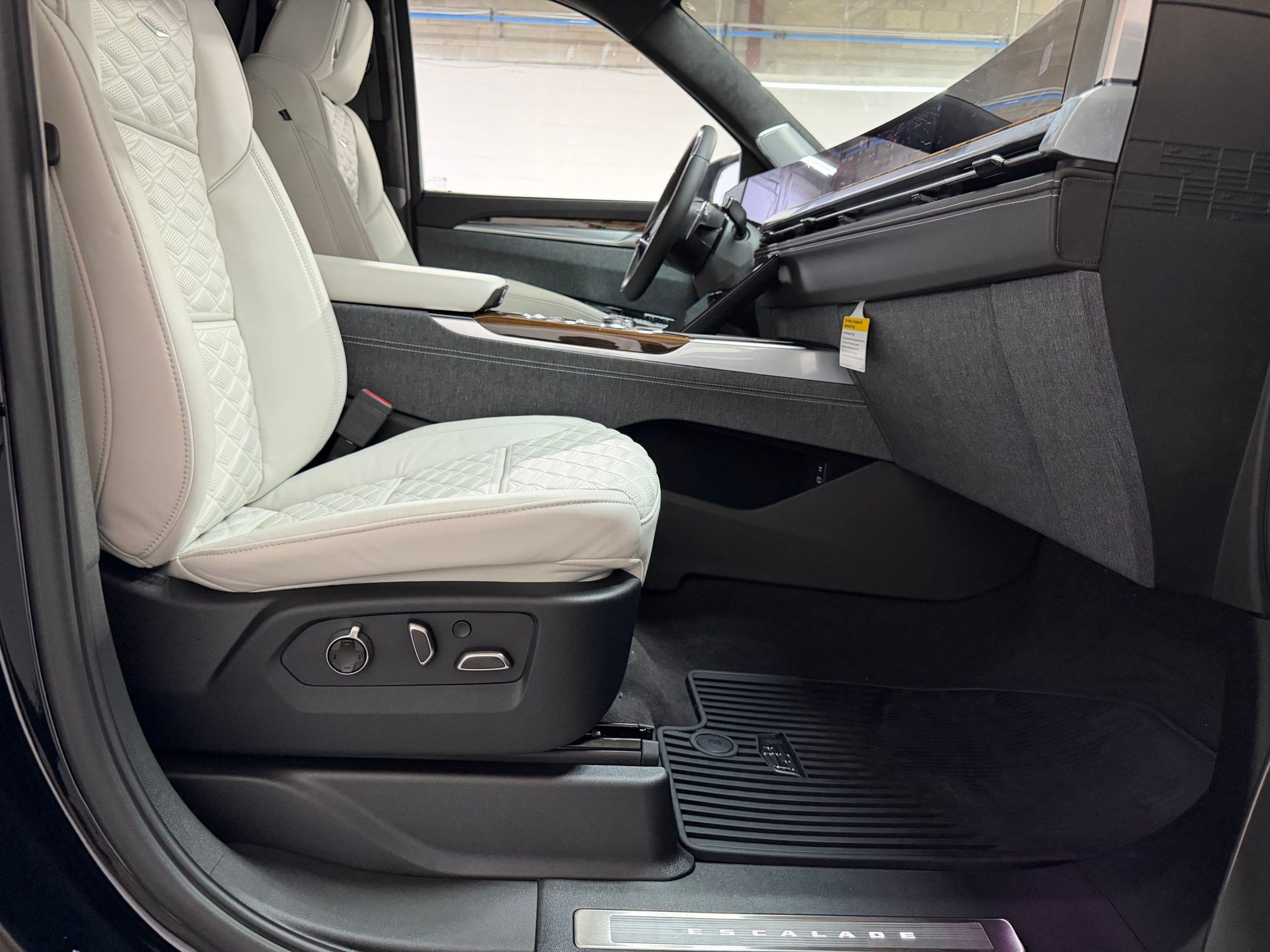 2026 Cadillac Escalade Platinum Sport - Photo 44