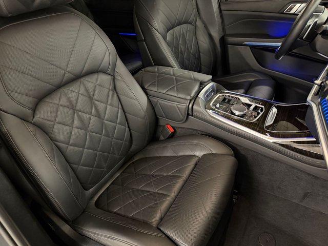 2025 BMW X7 40i - Photo 19