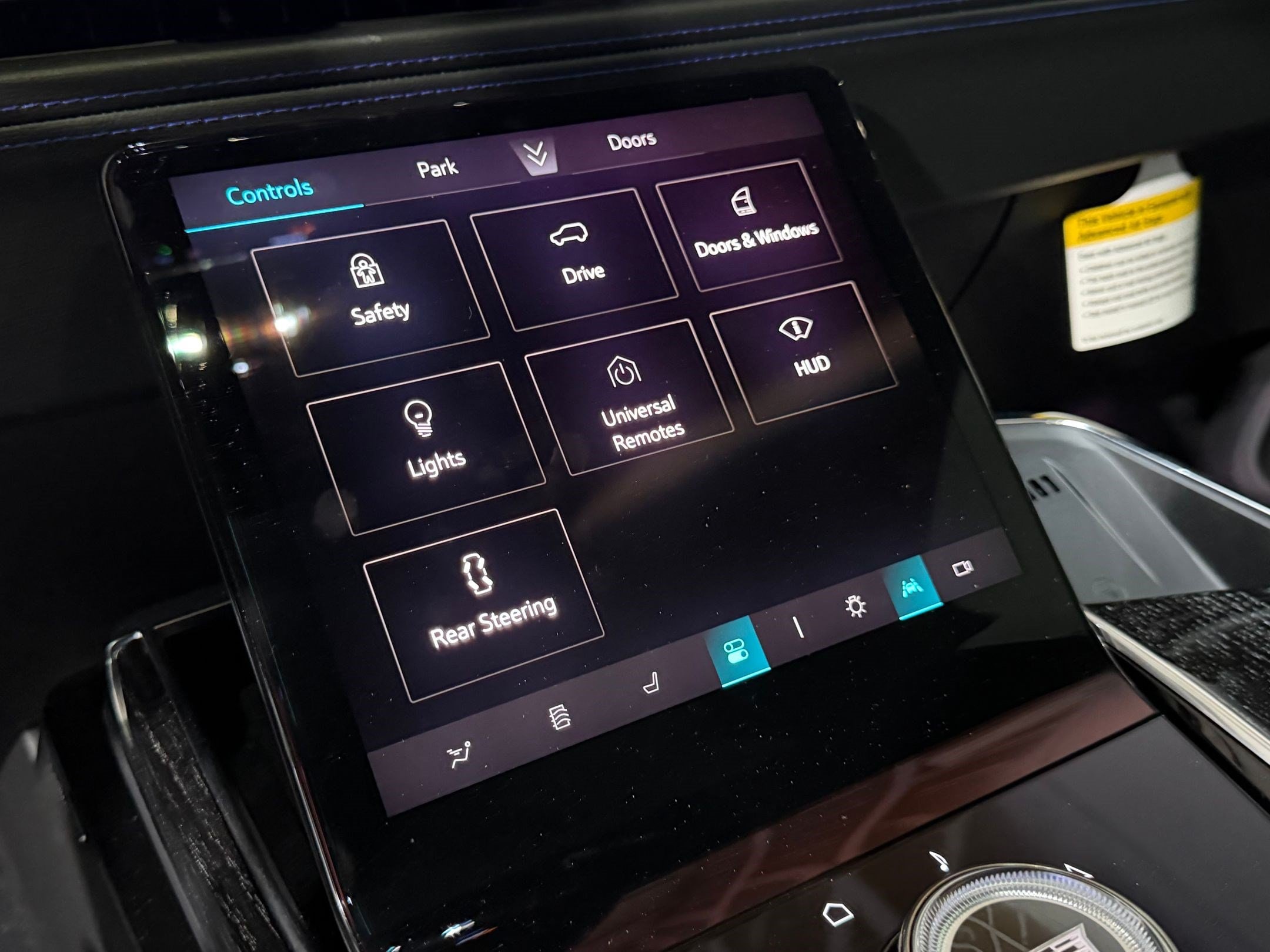2026 Cadillac Escalade IQ Sport - Photo 35