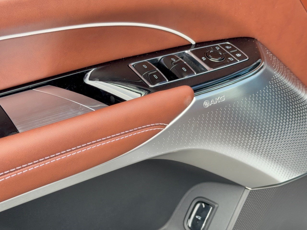 2027 Cadillac LYRIQ Signature Sport - Photo 14