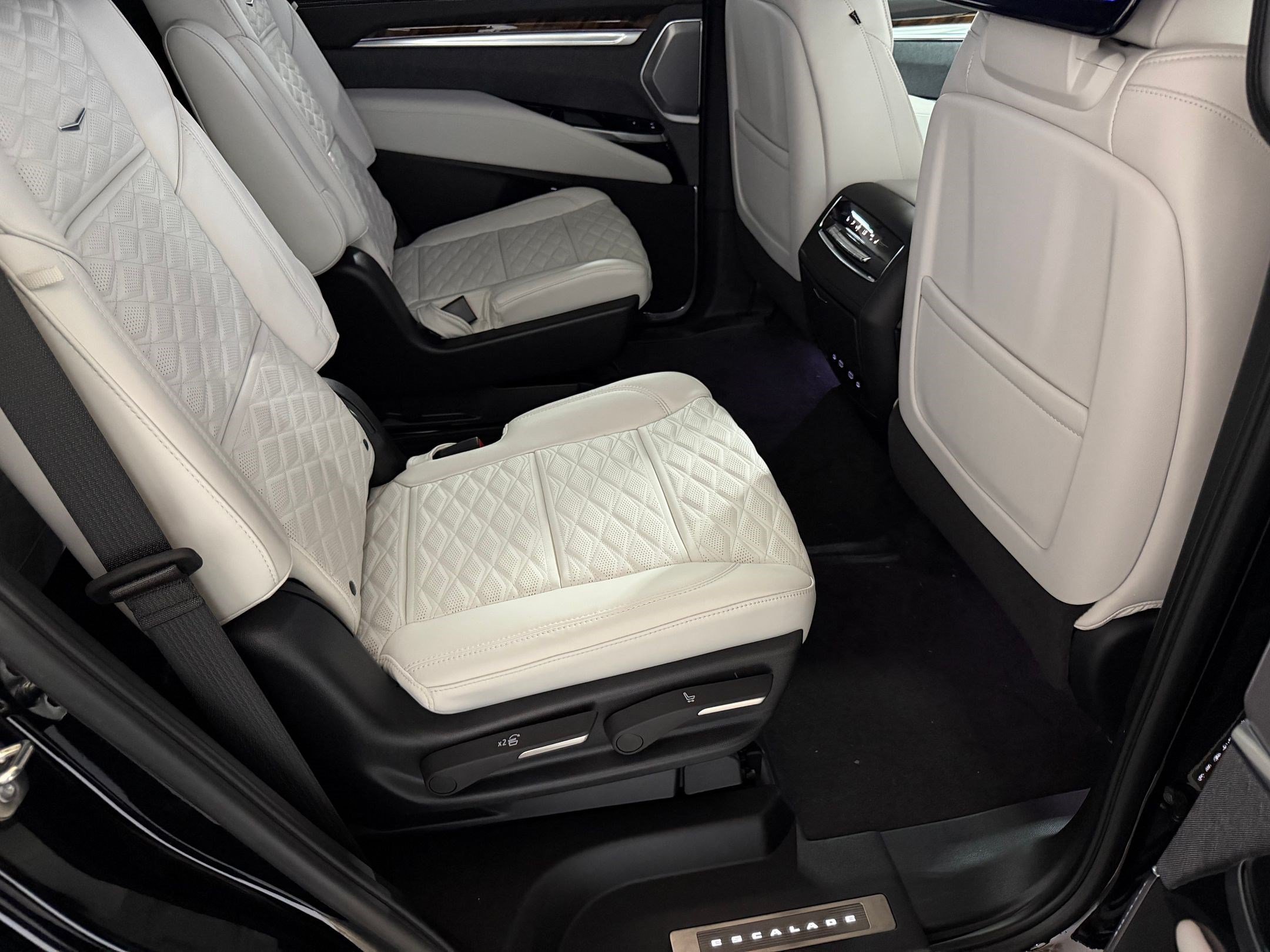 2026 Cadillac Escalade Platinum Sport - Photo 61