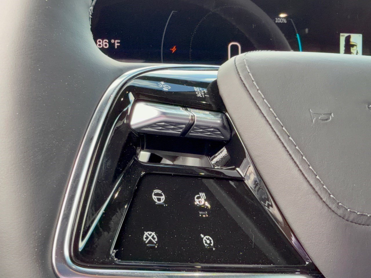 2027 Cadillac LYRIQ Signature Sport - Photo 17
