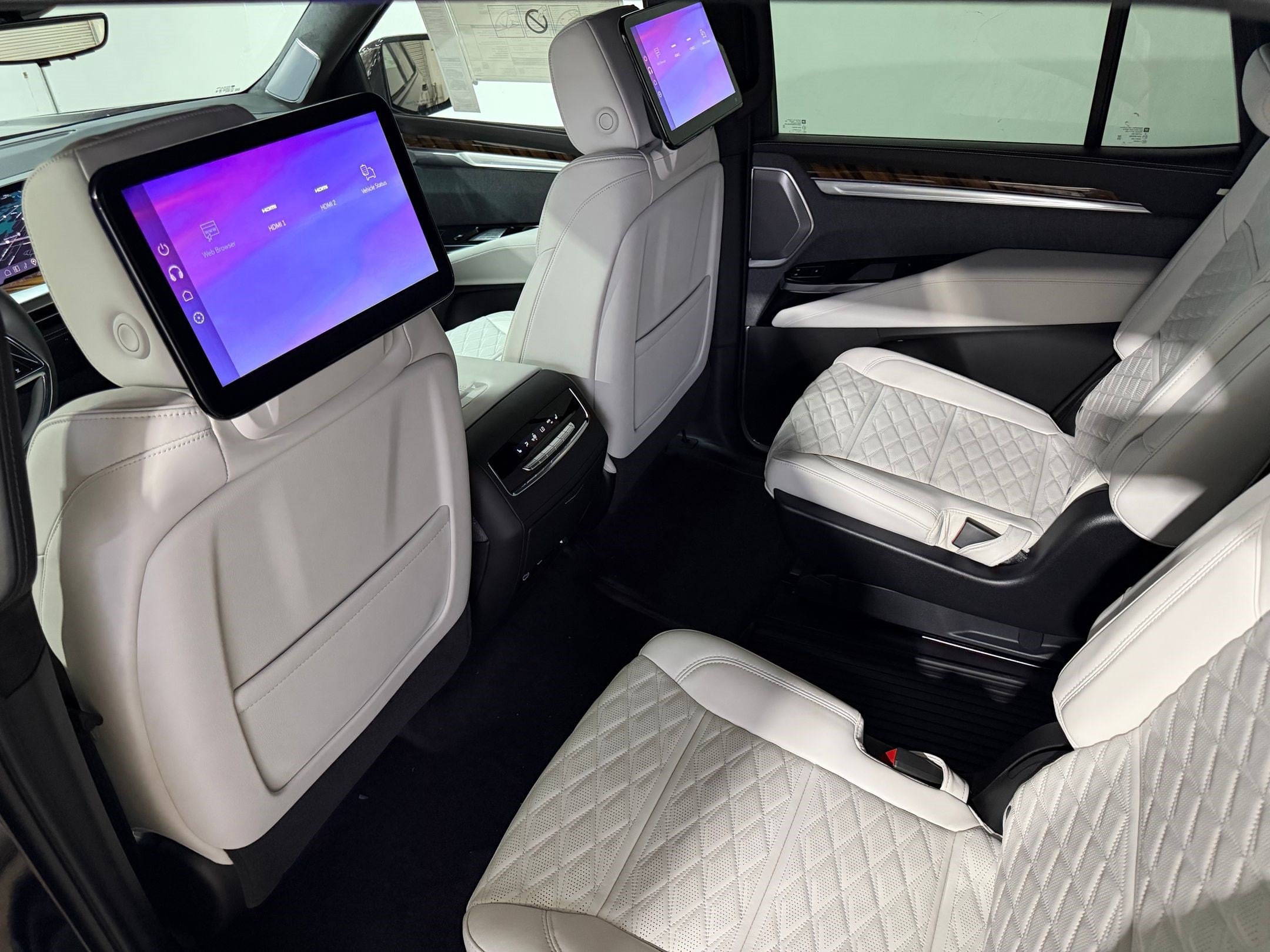 2026 Cadillac Escalade Platinum Sport - Photo 38