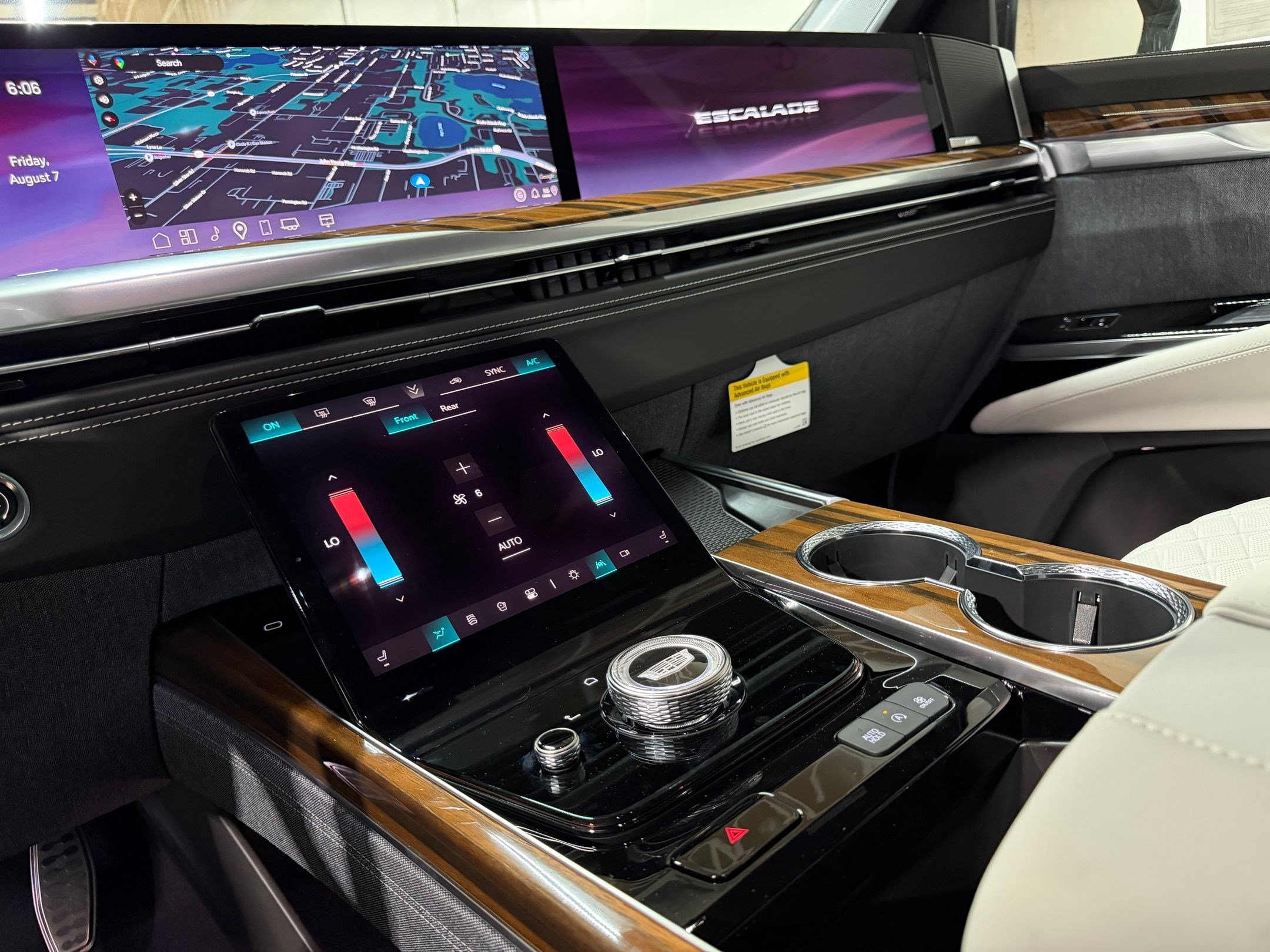 2026 Cadillac Escalade Platinum Sport - Photo 17