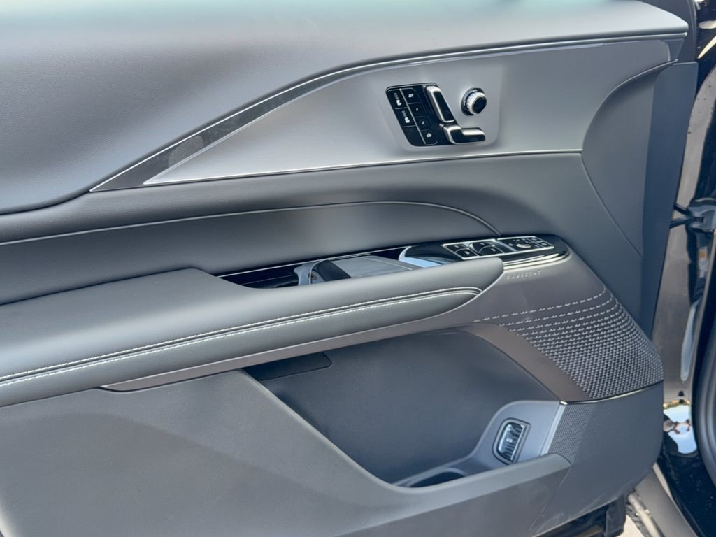 2027 Cadillac LYRIQ Sport - Photo 12