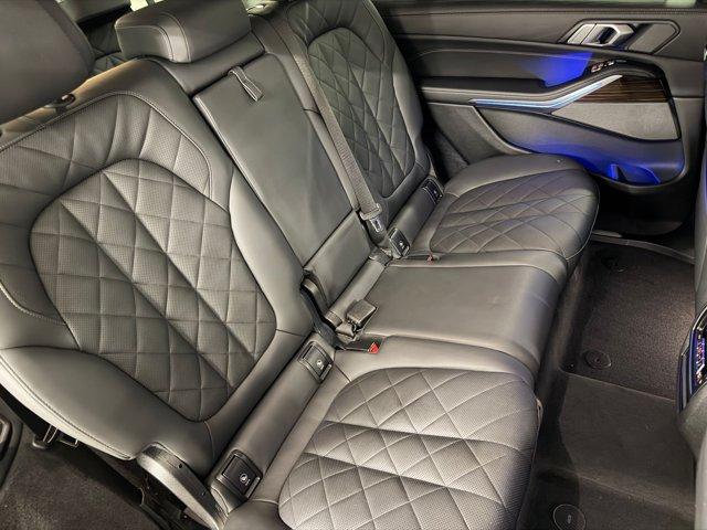 2025 BMW X7 40i - Photo 56