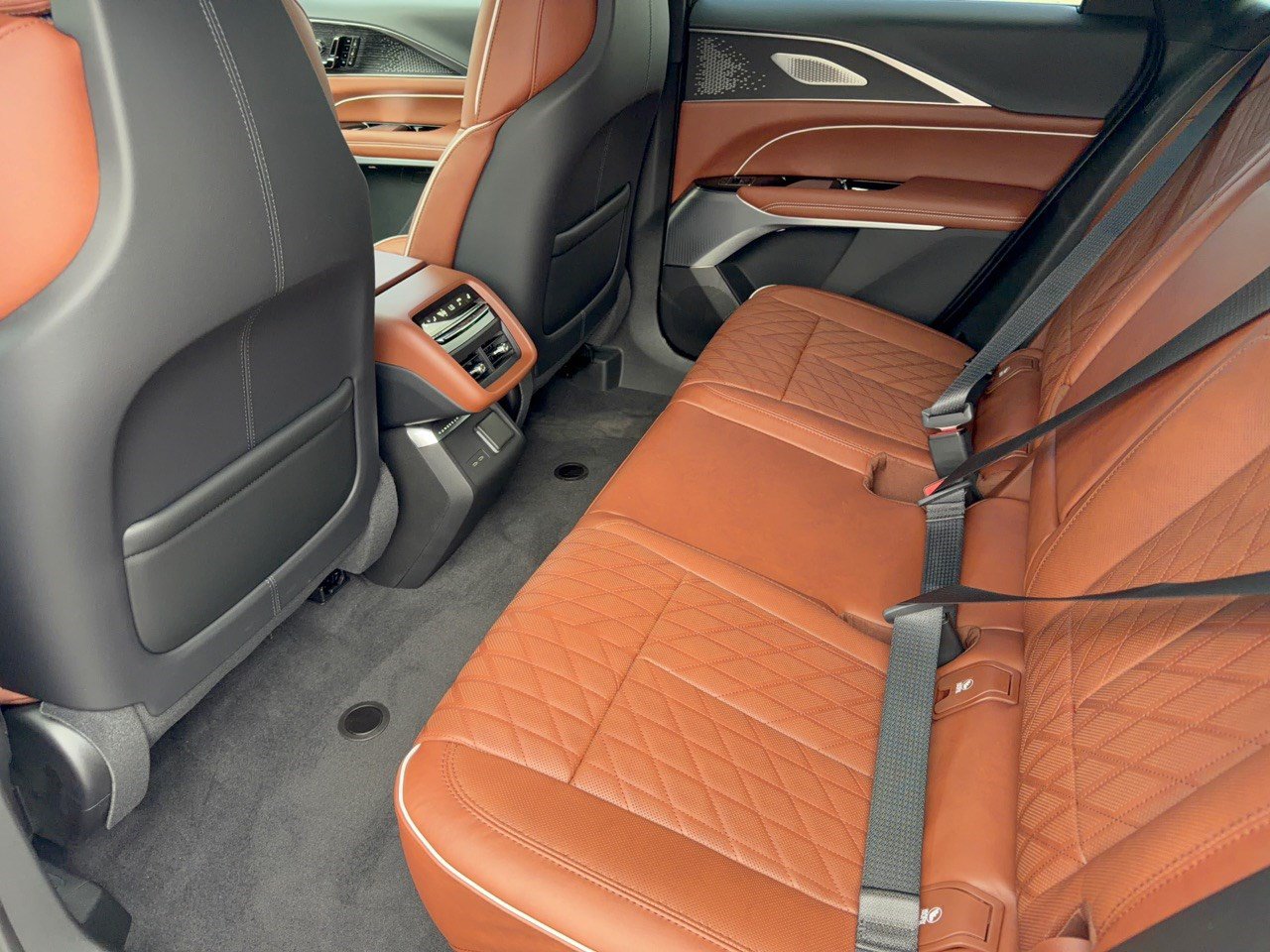 2027 Cadillac LYRIQ Signature Sport - Photo 24