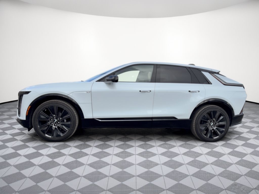 2027 Cadillac LYRIQ Signature Sport - Photo 2