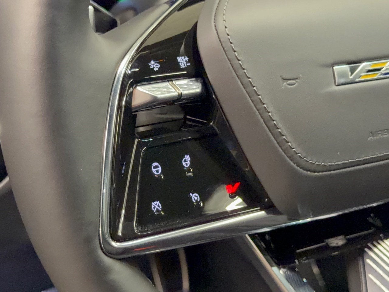 2026 Cadillac LYRIQ V - Photo 18