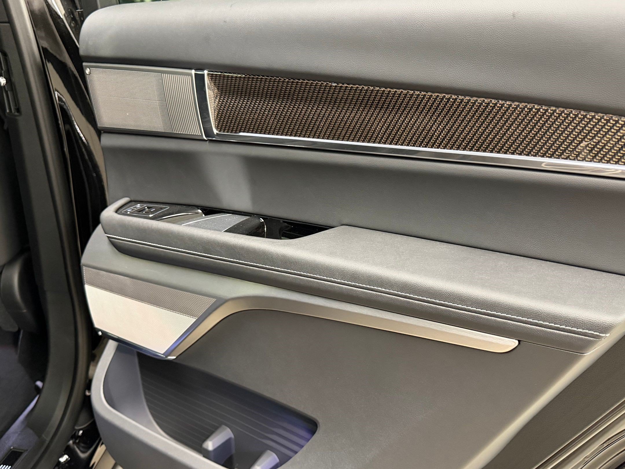 2026 Cadillac VISTIQ Sport - Photo 50
