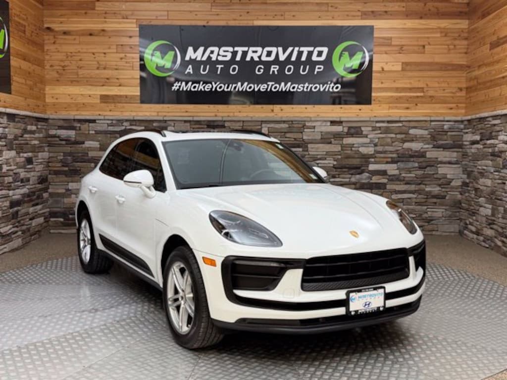 Used 2022 Porsche Macan Black /RED SUV