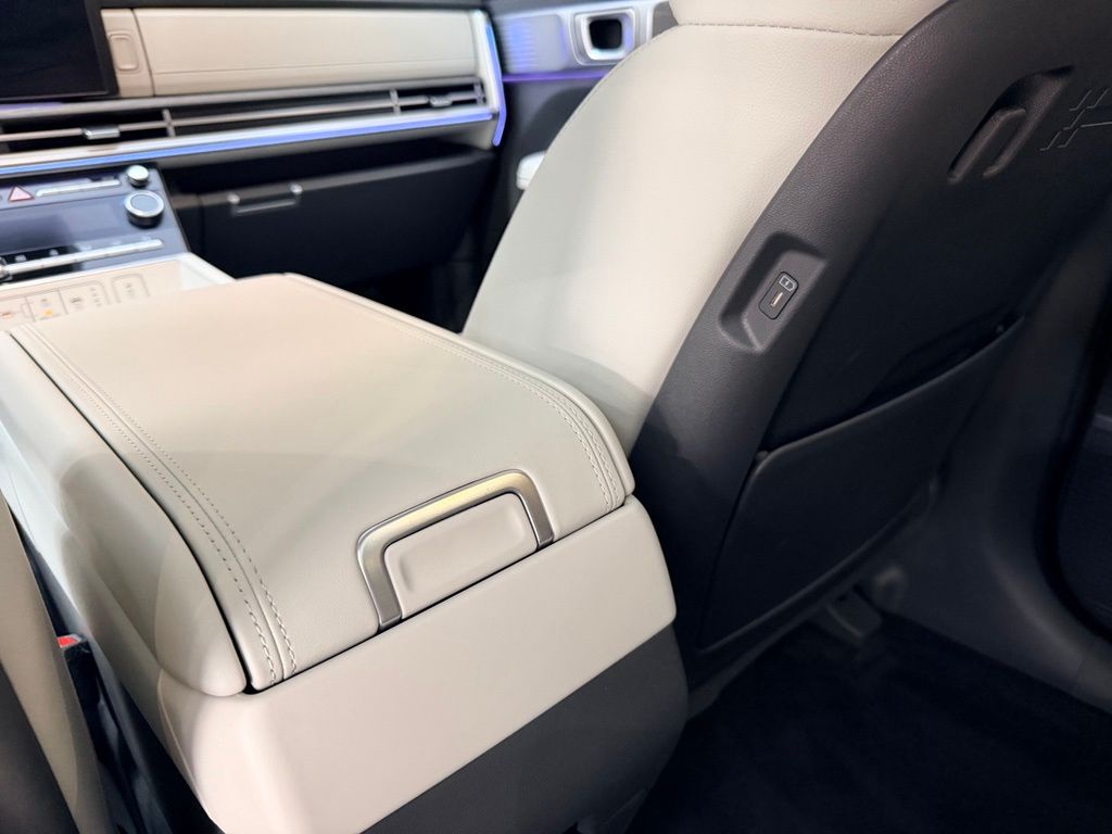 2024 Hyundai Santa Fe Limited - Photo 38