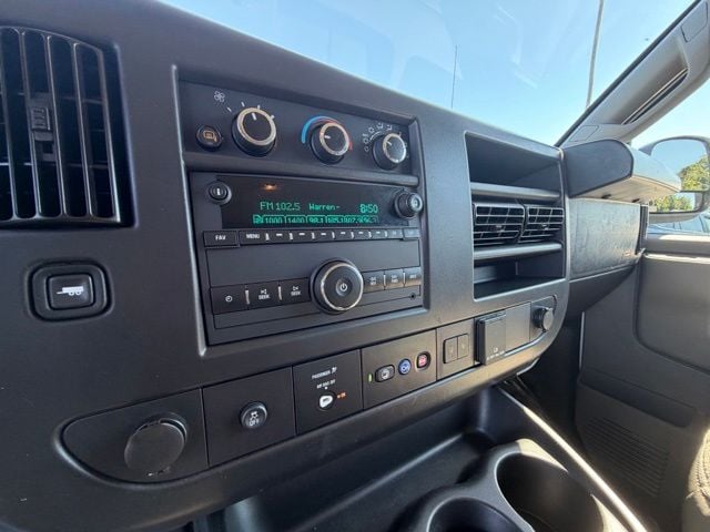 2025 Chevrolet Express Passenger LT - Photo 19