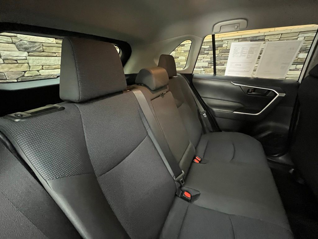 2019 Toyota RAV4 LE - Photo 45