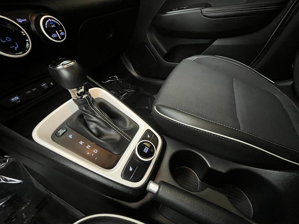 2024 Hyundai Venue Limited - Photo 34