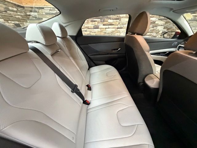 2023 Hyundai Elantra Limited - Photo 37
