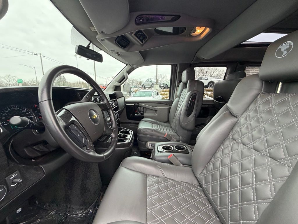 2022 Chevrolet Express Cargo Work Van - Photo 10