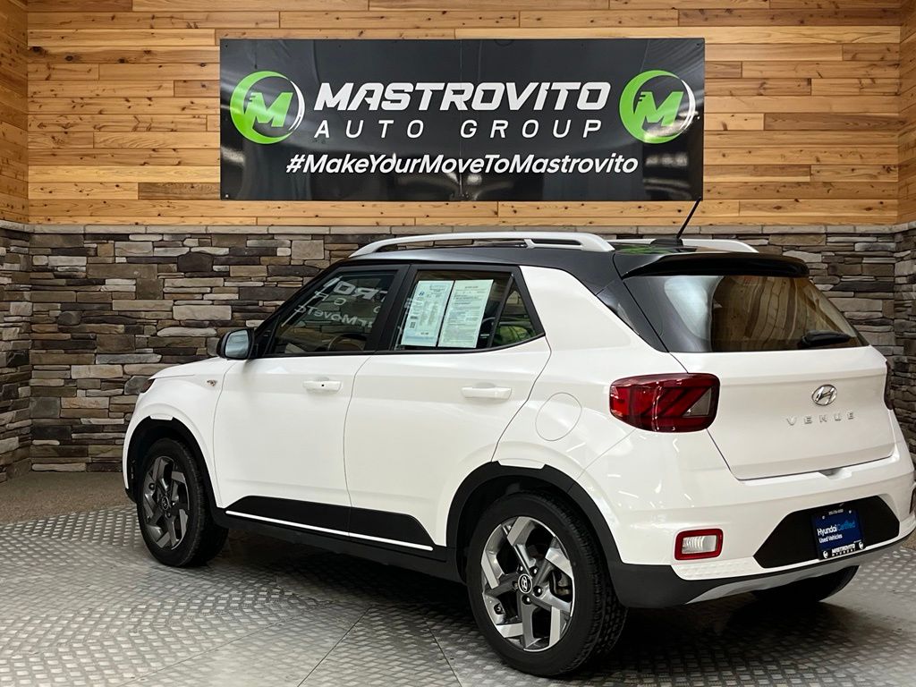 2024 Hyundai Venue Limited - Photo 17