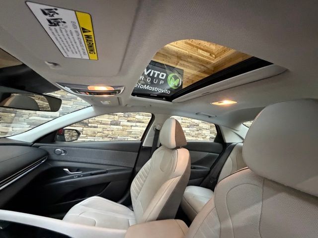 2023 Hyundai Elantra Limited - Photo 30