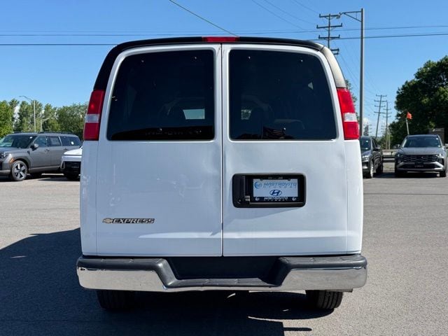 2025 Chevrolet Express Passenger LT - Photo 6