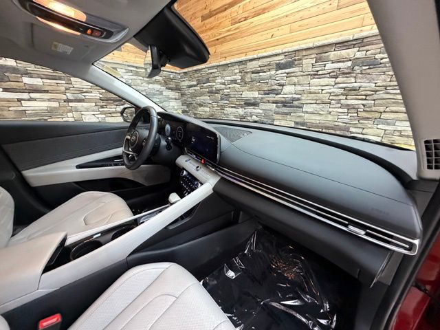 2023 Hyundai Elantra Limited - Photo 16