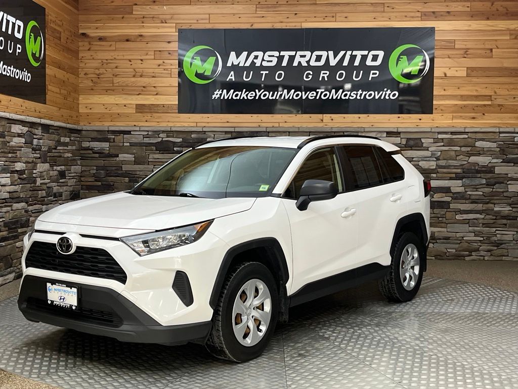 2019 Toyota RAV4 LE - Photo 9