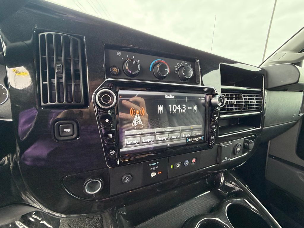 2022 Chevrolet Express Cargo Work Van - Photo 14