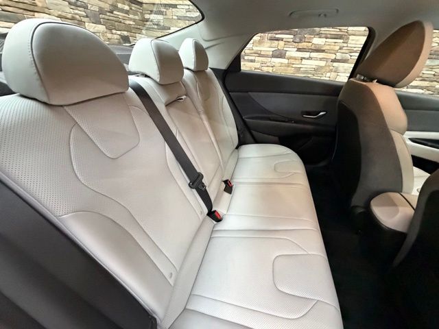 2023 Hyundai Elantra Limited - Photo 38