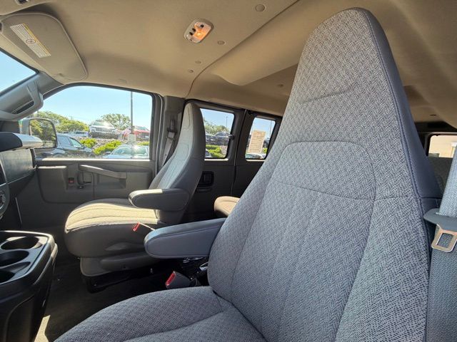2025 Chevrolet Express Passenger LT - Photo 13