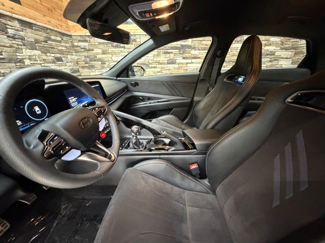 2025 Hyundai Elantra N - Photo 11
