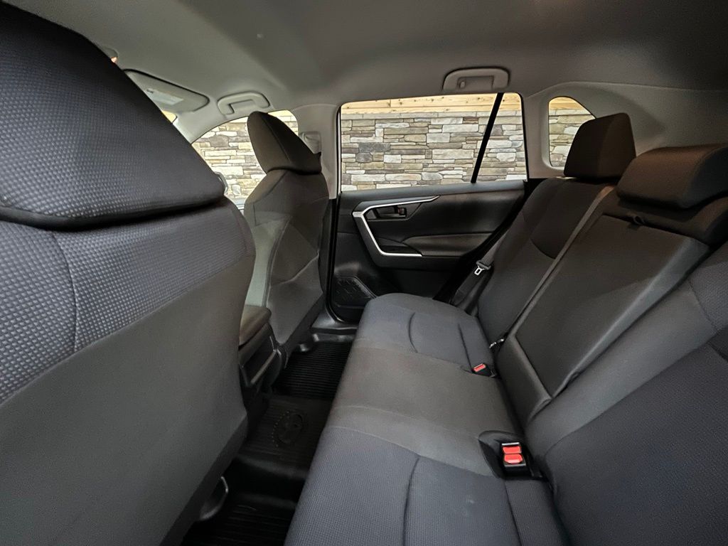 2019 Toyota RAV4 LE - Photo 41