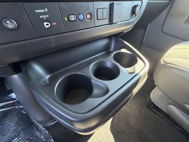 2025 Chevrolet Express Passenger LT - Photo 20