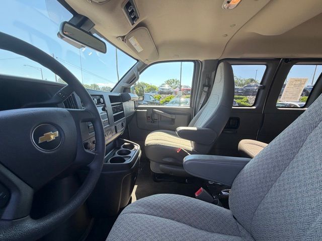 2025 Chevrolet Express Passenger LT - Photo 12